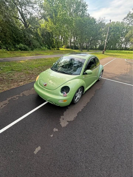 2003 Volkswagen New Beetle - Image 2 of 7
