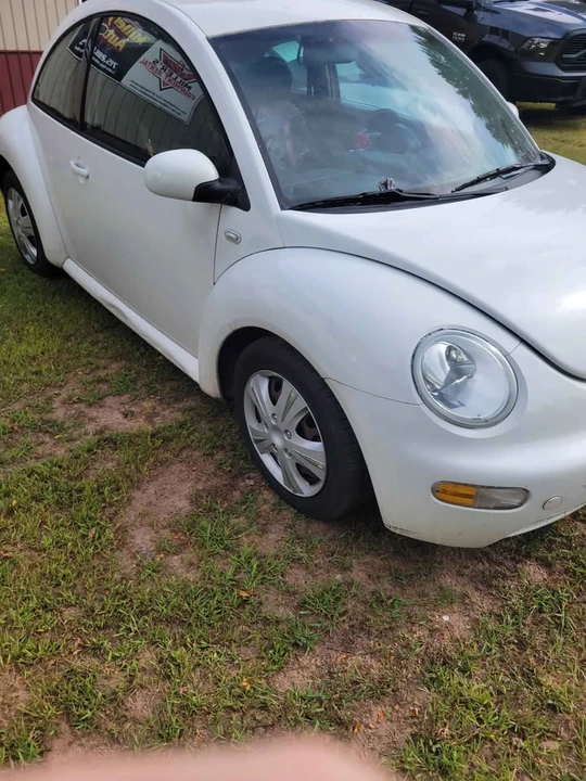 2003 Volkswagen New Beetle - Image 2 of 8