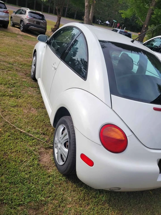 2003 Volkswagen New Beetle - Image 3 of 8