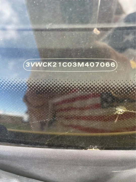2003 Volkswagen New Beetle - Image 2 of 9