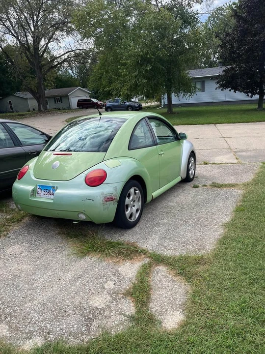 2003 Volkswagen New Beetle - Image 4 of 6