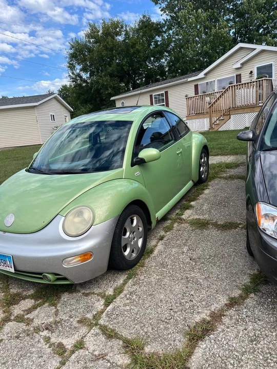 2003 Volkswagen New Beetle - Image 5 of 6