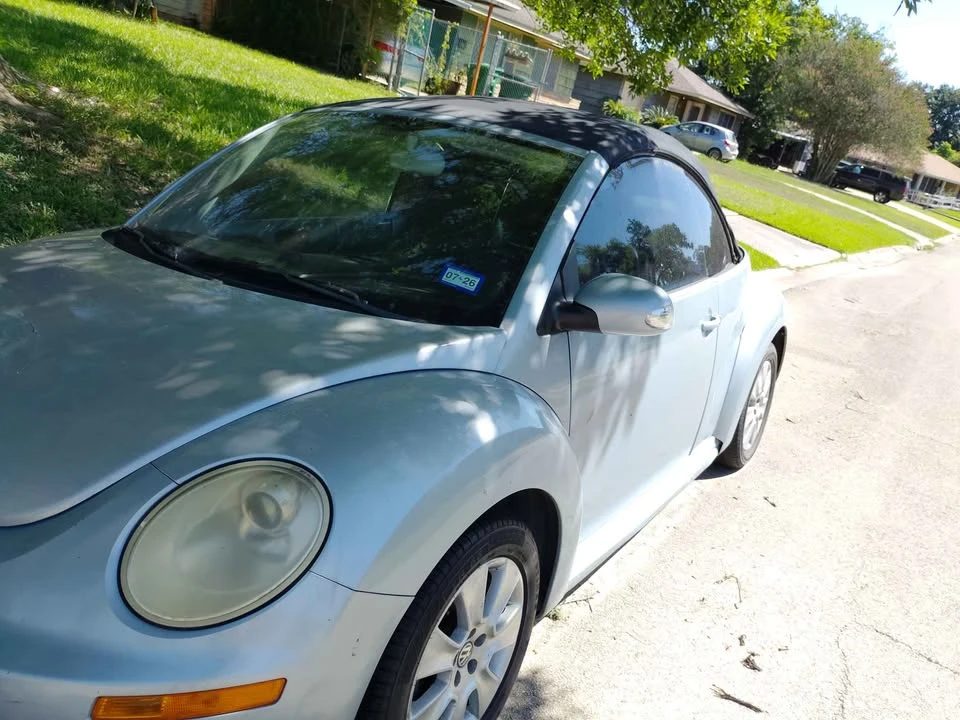 2003 Volkswagen New Beetle - Image 4 of 5