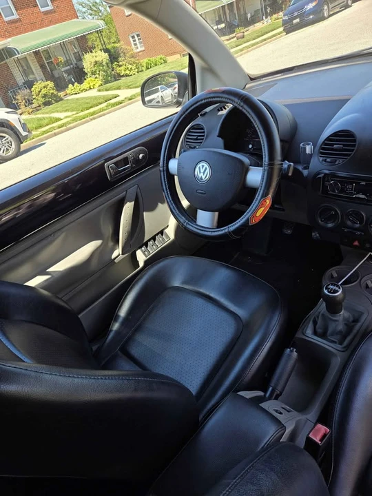 2003 Volkswagen New Beetle - Image 5 of 6