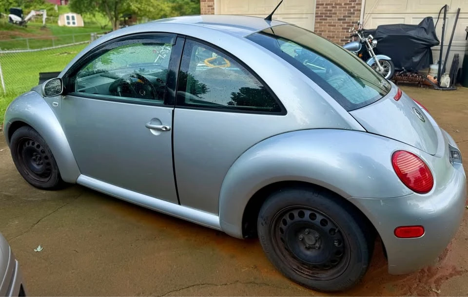 2003 Volkswagen New Beetle - Image 4 of 8
