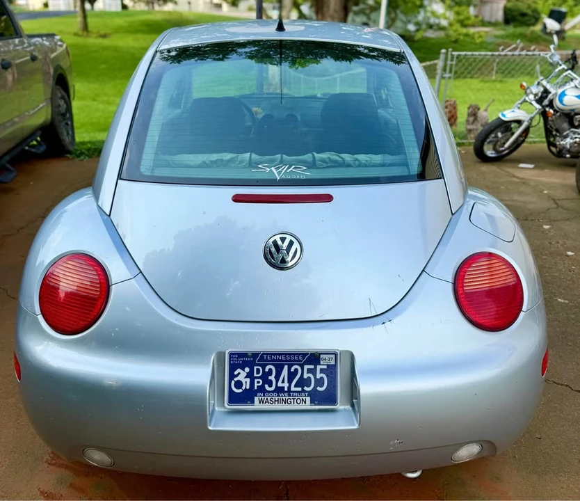 2003 Volkswagen New Beetle - Image 2 of 8