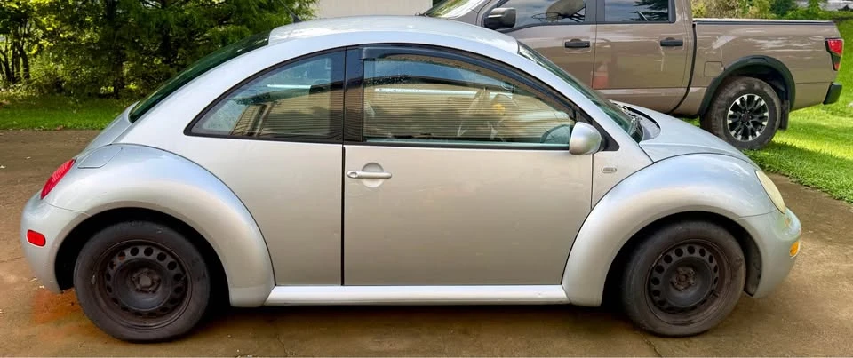2003 Volkswagen New Beetle - Image 3 of 8