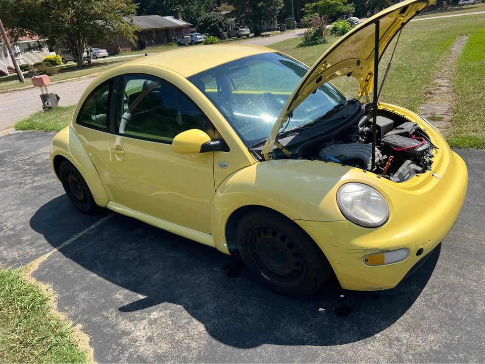 2003 Volkswagen New Beetle - Image 5 of 11