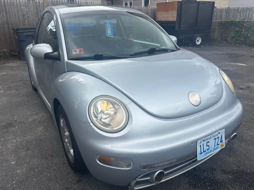 2003 Volkswagen New Beetle - Image 2 of 10