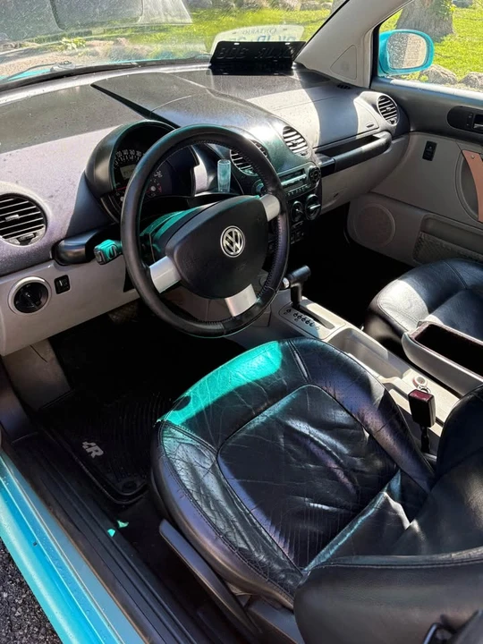 2003 Volkswagen New Beetle - Image 5 of 13