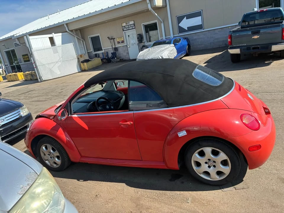 2003 Volkswagen New Beetle - Image 5 of 6