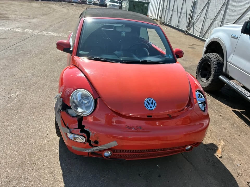 2003 Volkswagen New Beetle - Image 2 of 6