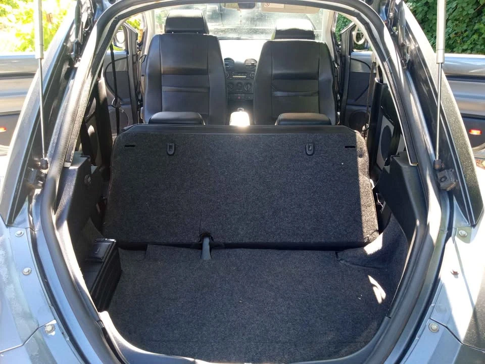 2003 Volkswagen New Beetle - Image 7 of 8