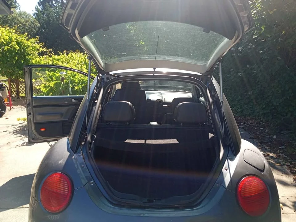 2003 Volkswagen New Beetle - Image 6 of 8