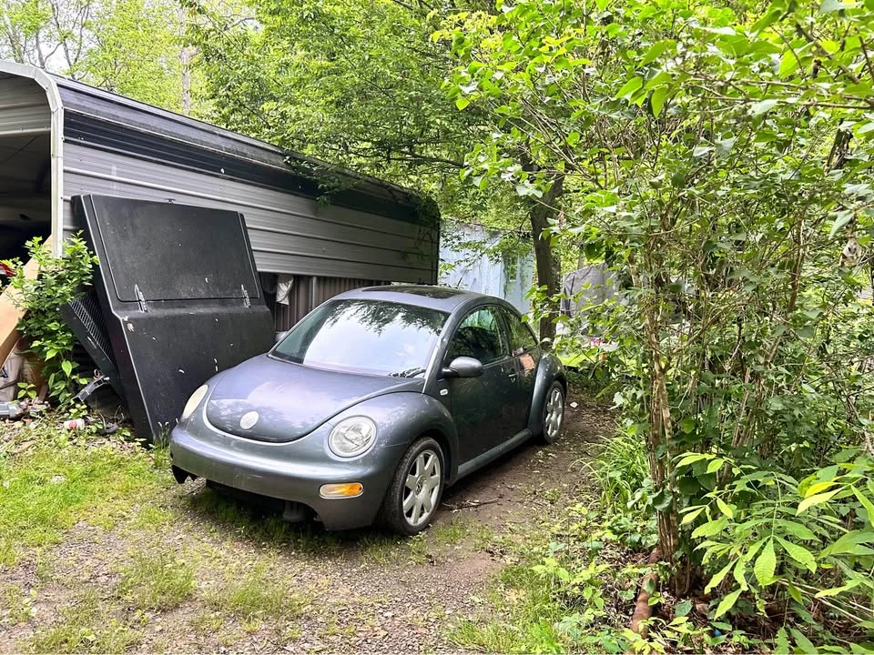 2003 Volkswagen New Beetle - Image 2 of 7