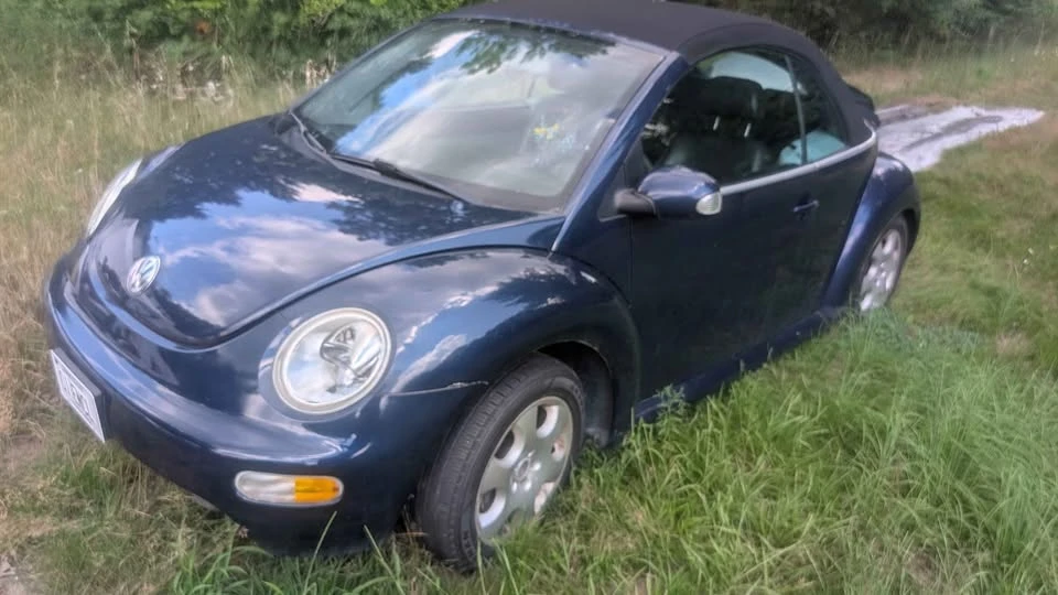 2003 Volkswagen New Beetle - Image 3 of 6