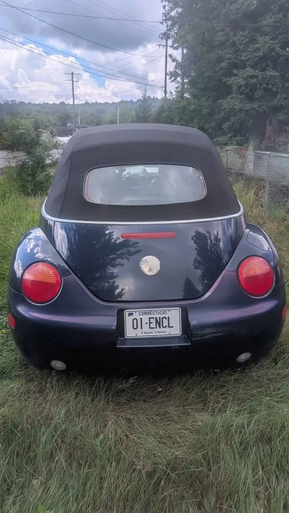 2003 Volkswagen New Beetle - Image 2 of 6
