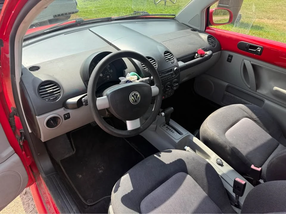 2003 Volkswagen New Beetle - Image 2 of 7