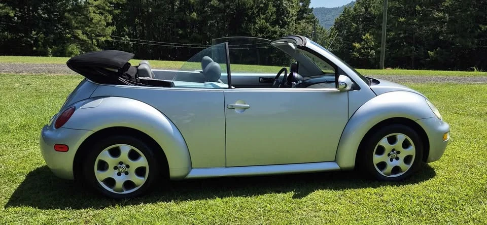 2003 Volkswagen New Beetle - Image 5 of 8
