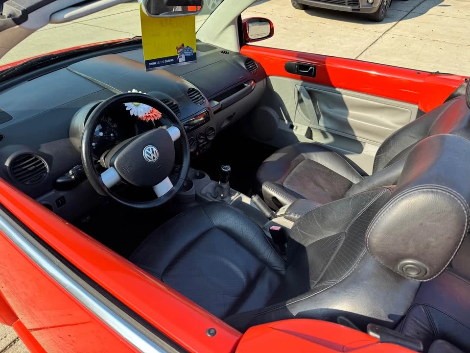 2003 Volkswagen New Beetle - Image 10 of 15