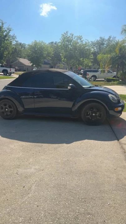 2003 Volkswagen New Beetle - Image 2 of 4
