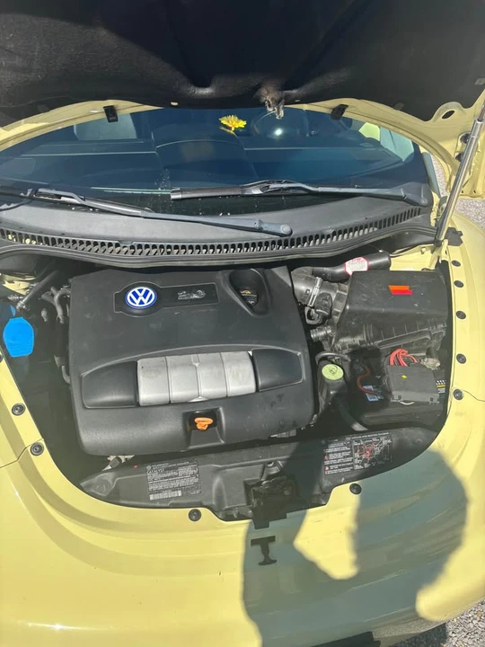 2003 Volkswagen New Beetle - Image 2 of 4