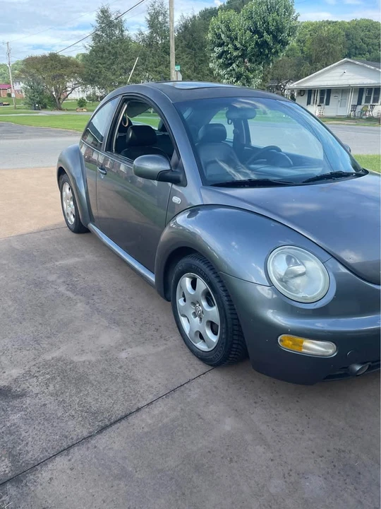 2003 Volkswagen New Beetle - Image 5 of 7