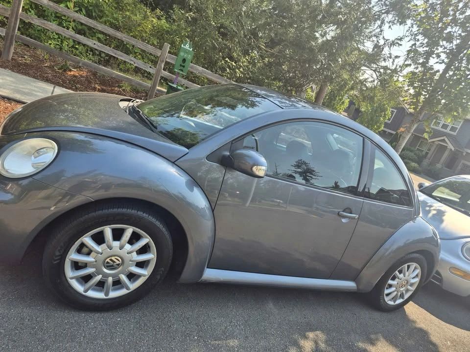 2003 Volkswagen New Beetle - Image 2 of 3