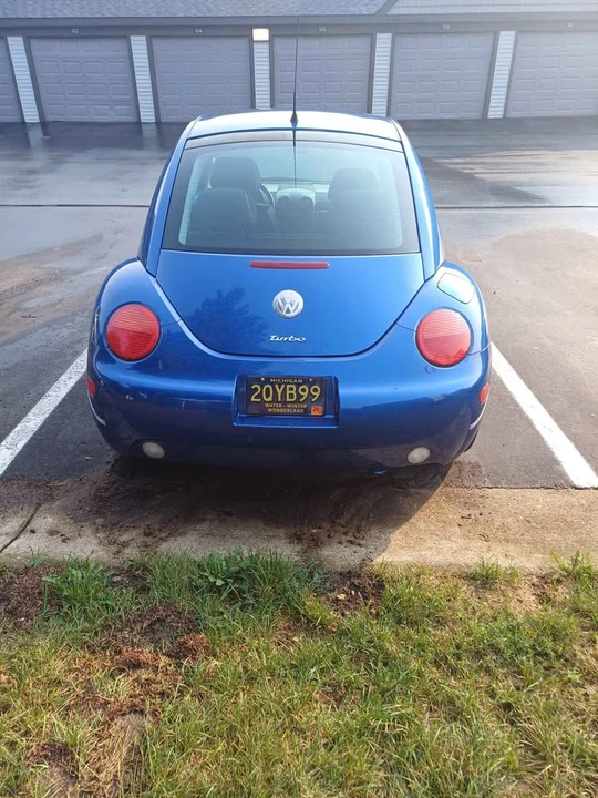 2003 Volkswagen New Beetle - Image 5 of 16