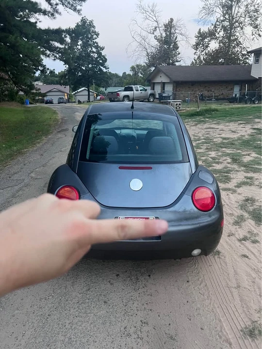 2003 Volkswagen New Beetle - Image 4 of 5