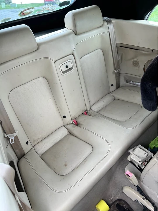 2003 Volkswagen New Beetle - Image 6 of 8