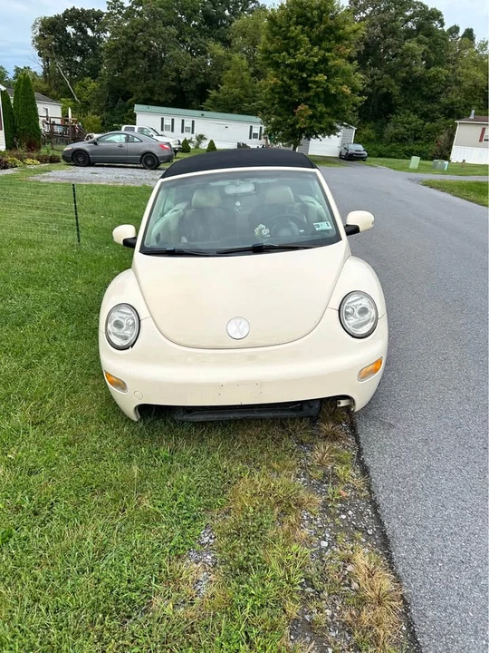 2003 Volkswagen New Beetle - Image 4 of 8