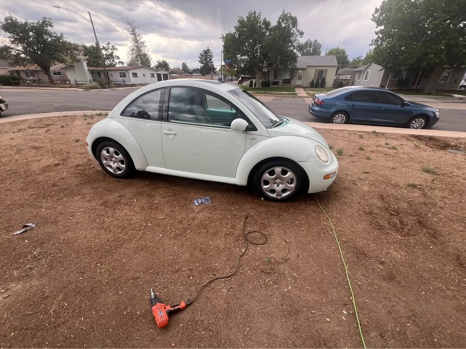 2003 Volkswagen New Beetle - Image 8 of 13
