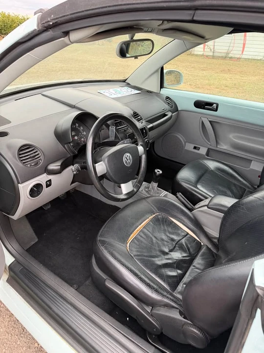 2003 Volkswagen New Beetle - Image 5 of 7