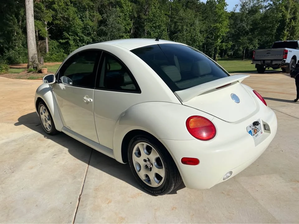 2003 Volkswagen New Beetle - Image 10 of 10