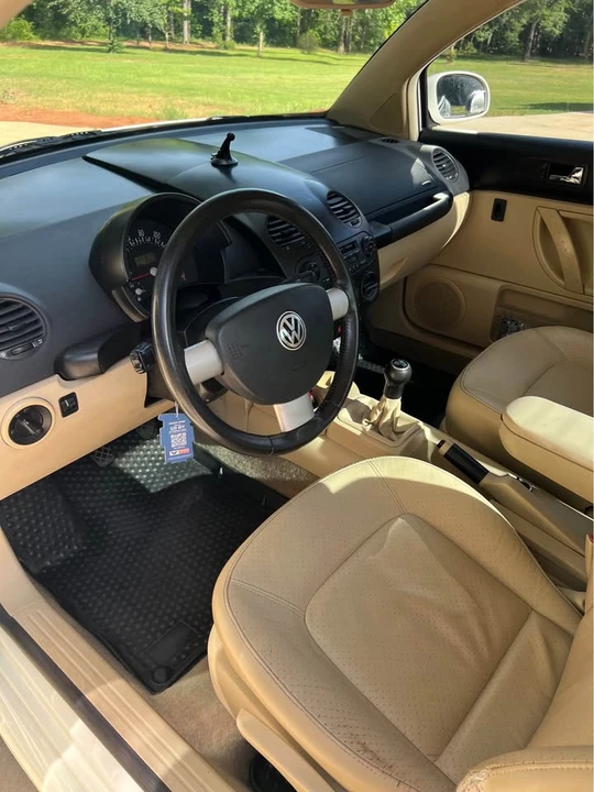 2003 Volkswagen New Beetle - Image 6 of 10
