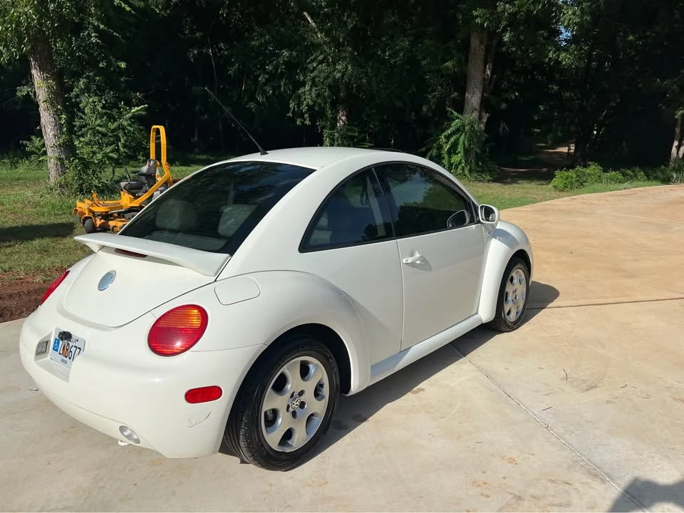 2003 Volkswagen New Beetle - Image 9 of 10