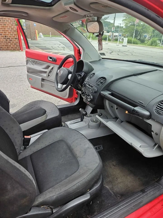 2003 Volkswagen New Beetle - Image 13 of 14