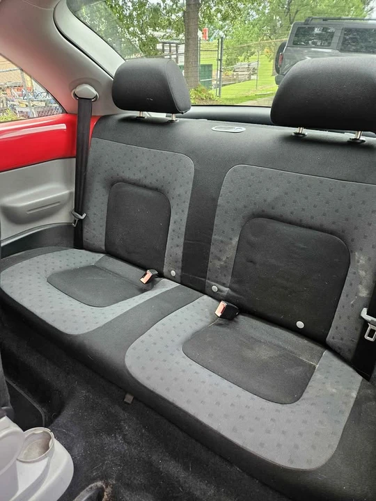 2003 Volkswagen New Beetle - Image 11 of 14