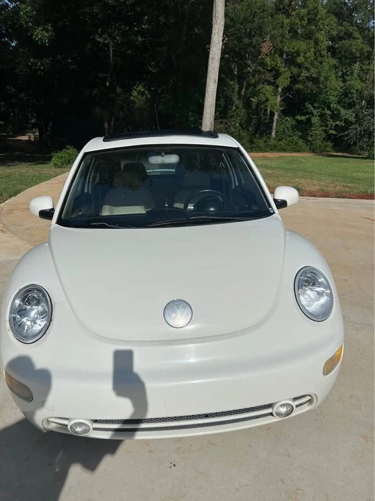 2003 Volkswagen New Beetle - Image 2 of 10
