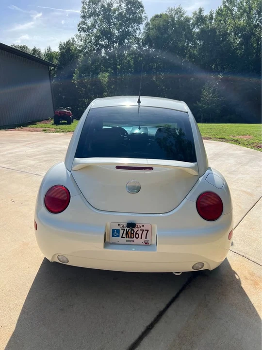 2003 Volkswagen New Beetle - Image 3 of 10