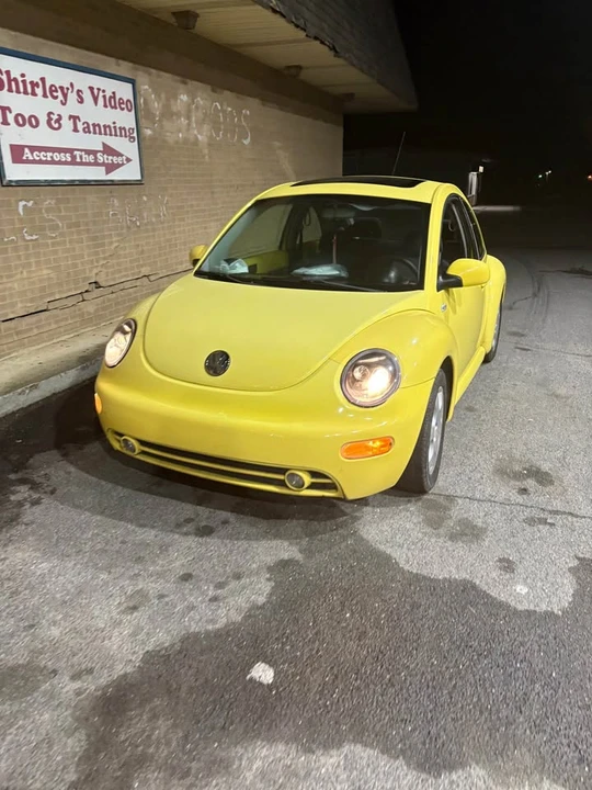 2003 Volkswagen New Beetle - Image 3 of 4
