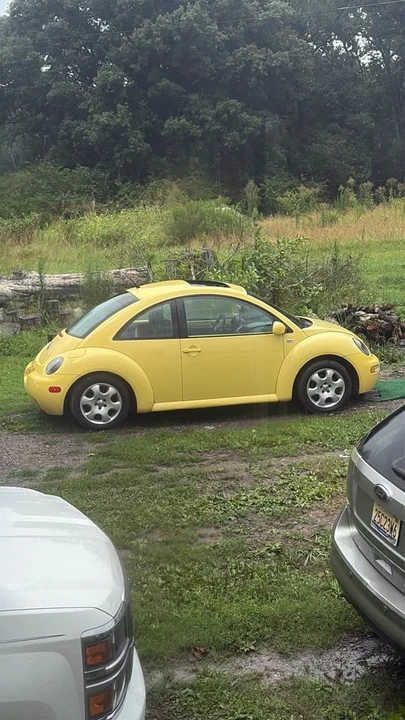 2003 Volkswagen New Beetle - Image 2 of 4
