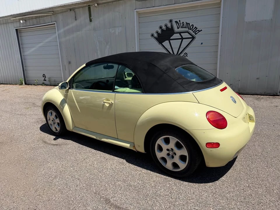 2003 Volkswagen New Beetle - Image 6 of 11