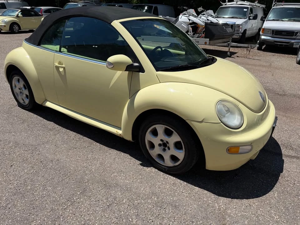 2003 Volkswagen New Beetle - Image 8 of 11
