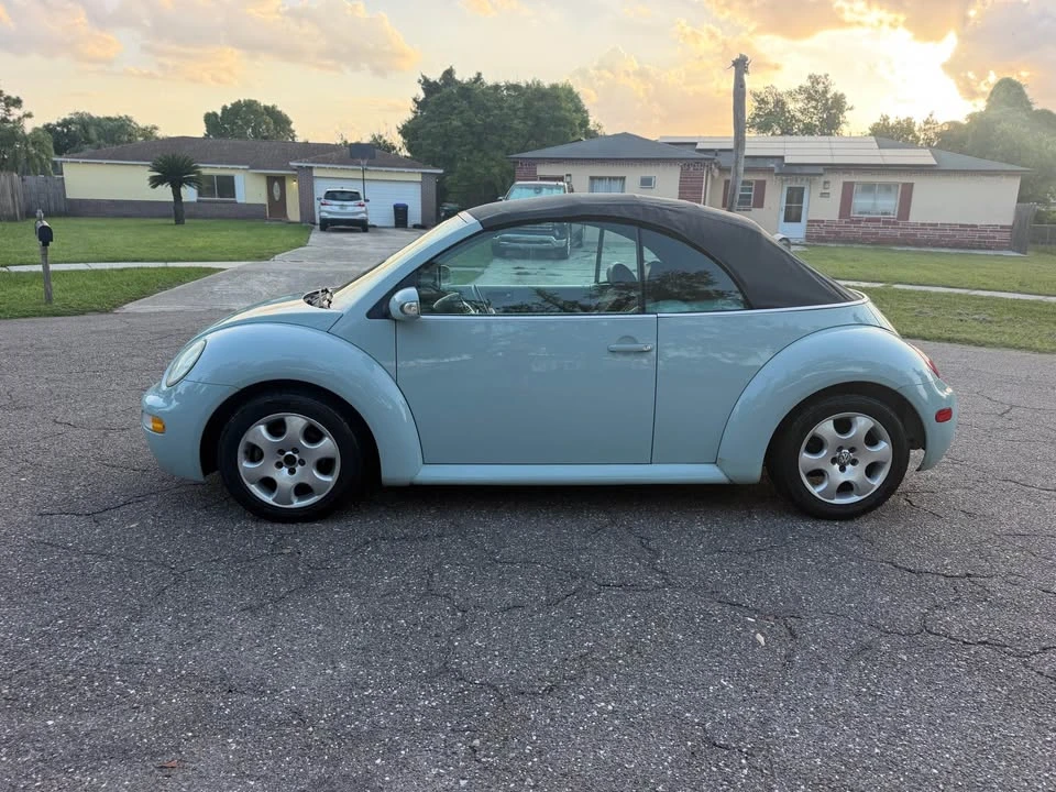 2003 Volkswagen New Beetle - Image 2 of 16