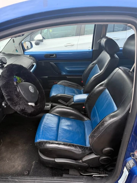 2003 Volkswagen New Beetle - Image 5 of 9