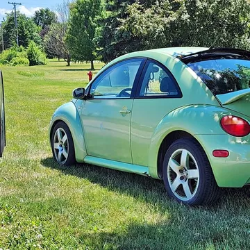 2003 Volkswagen Beetle 2.0T Turbo Hatchback 2D