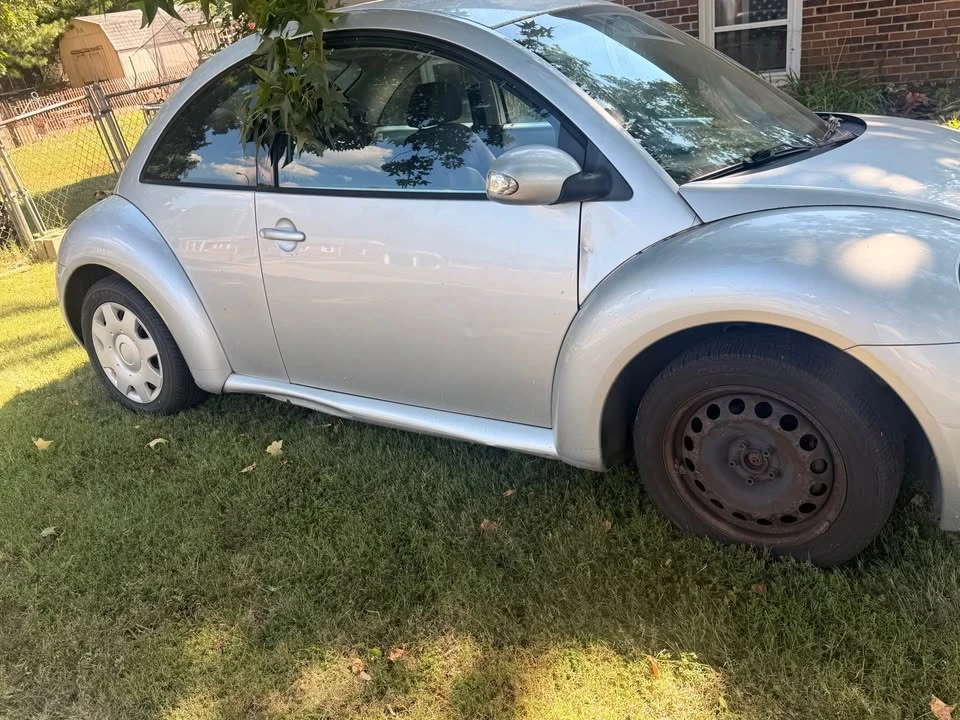 2003 Volkswagen New Beetle - Image 3 of 10