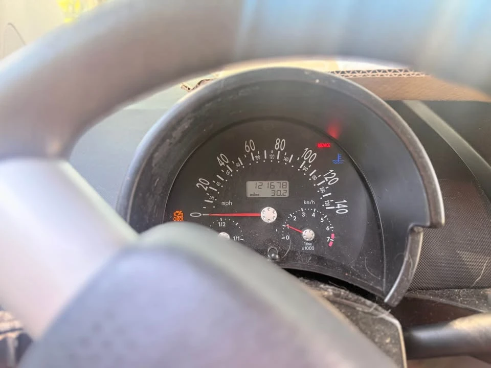 2003 Volkswagen New Beetle - Image 10 of 10